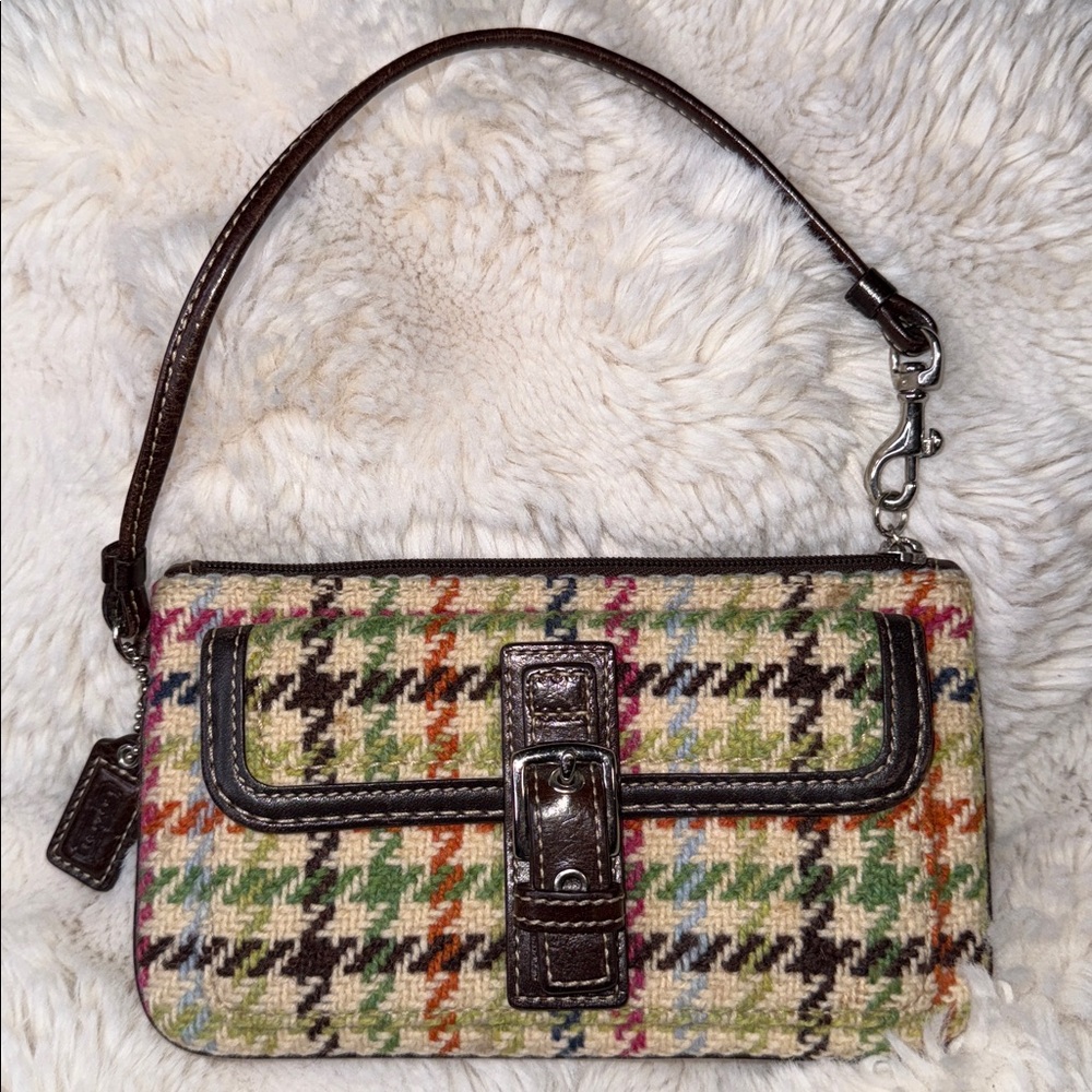 COACH VINTAGE TATTERSALL HOUNDSTOOTH WRISTLET WITH BROWN LEATHER TRIM